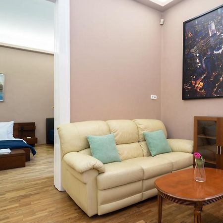 Kiraly Central Apartment With Free Parking And Ac Budapest Bagian luar foto