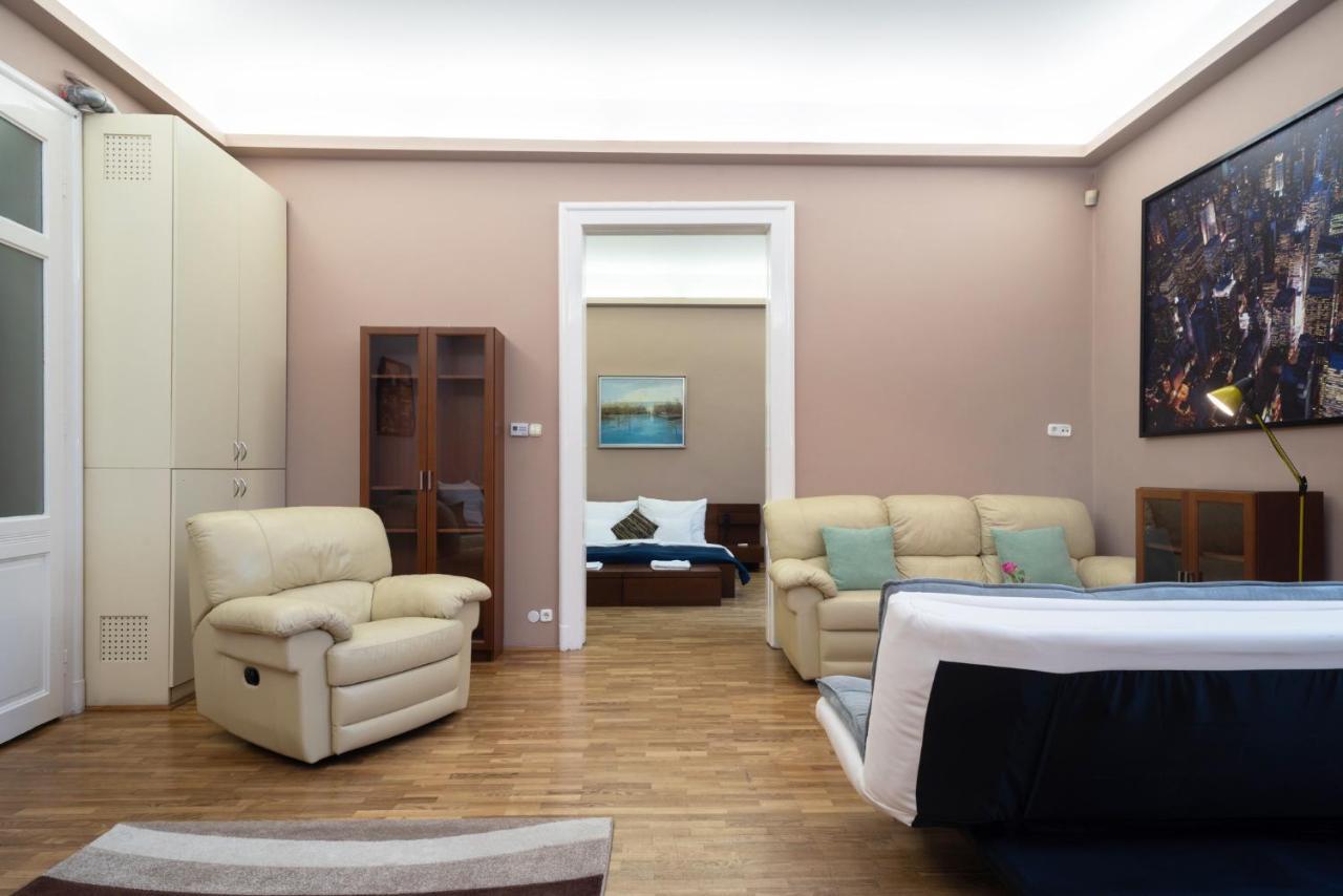 Kiraly Central Apartment With Free Parking And Ac Budapest Bagian luar foto