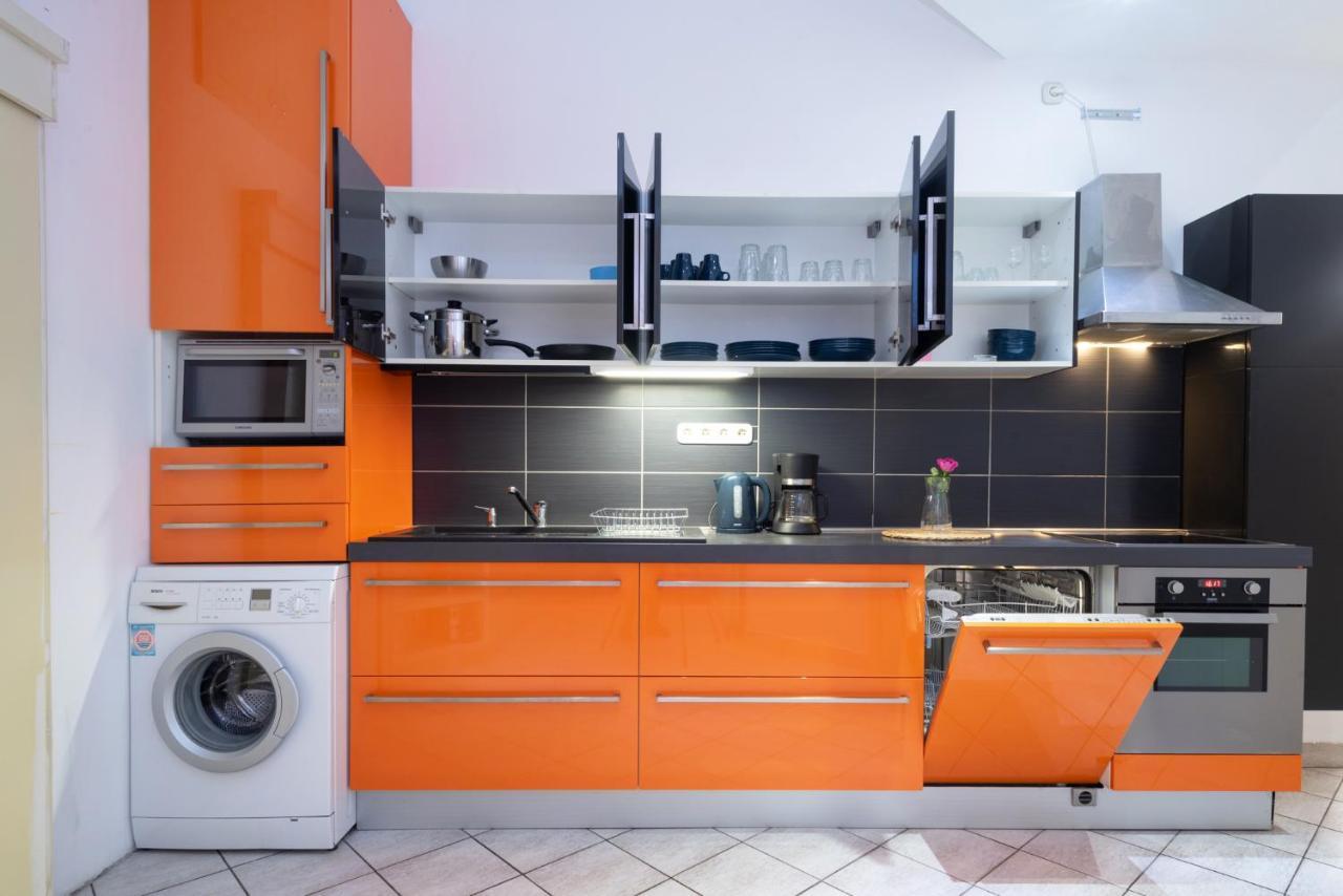 Kiraly Central Apartment With Free Parking And Ac Budapest Bagian luar foto